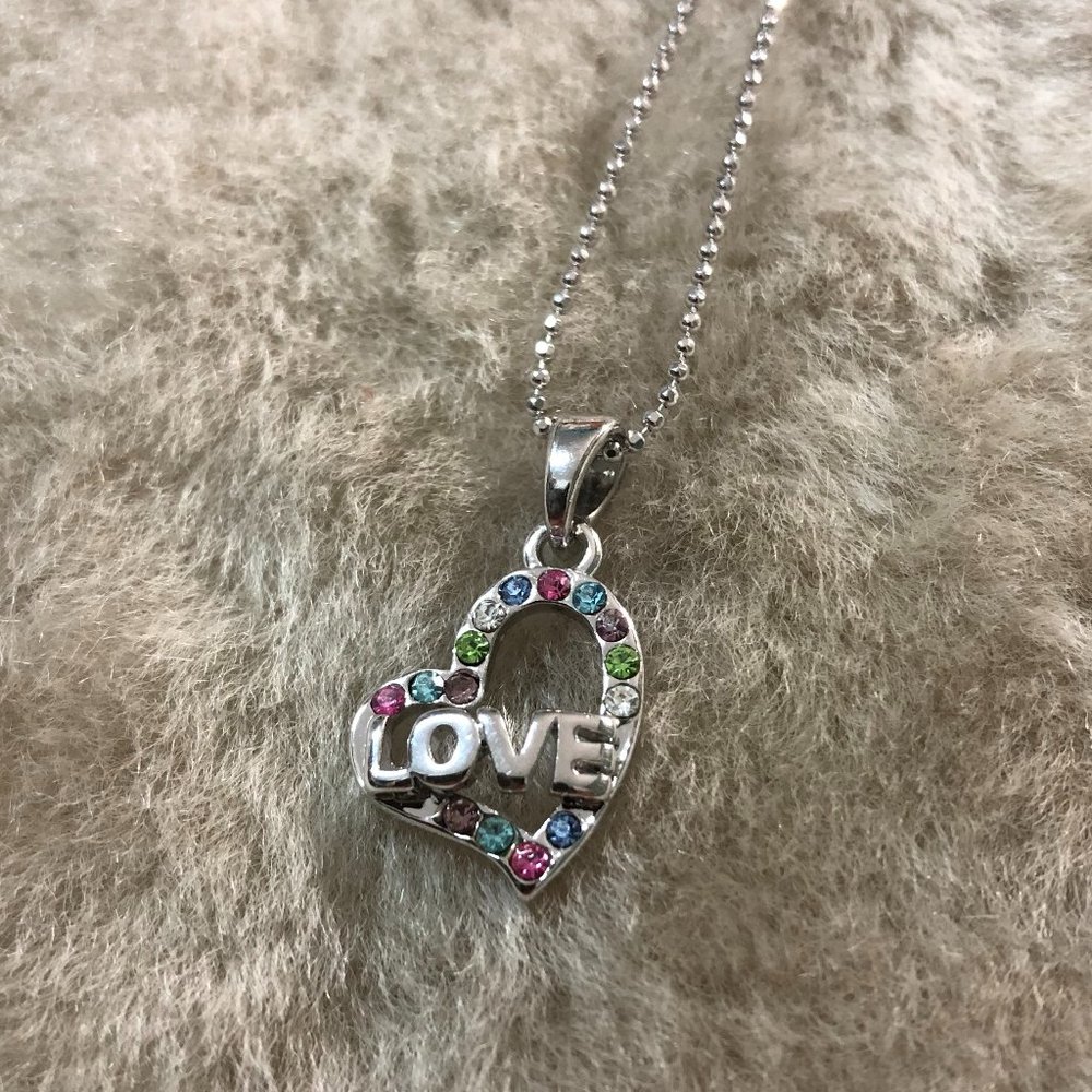 NWOT Pendant Necklace